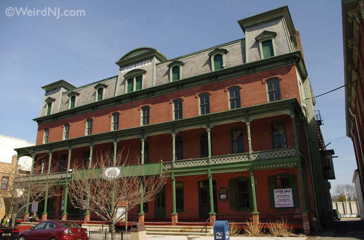 Ghosts of the Union Hotel, Flemington