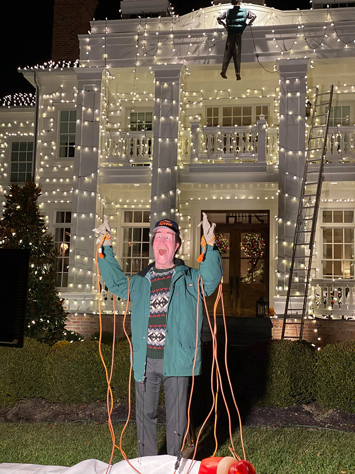 South Jersey man recreates 'Christmas Vacation' lights — complete with RV,  cousin Eddie, and Clark Griswold hanging from roof